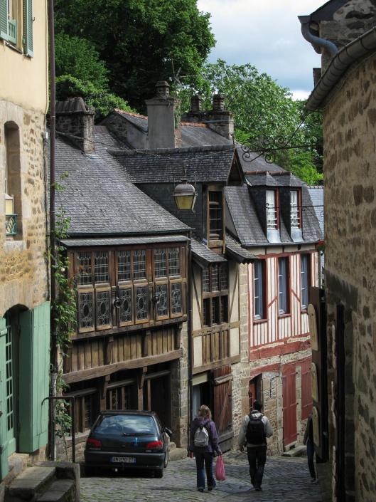 This is the winding road from the upper town to the river at Dinan.